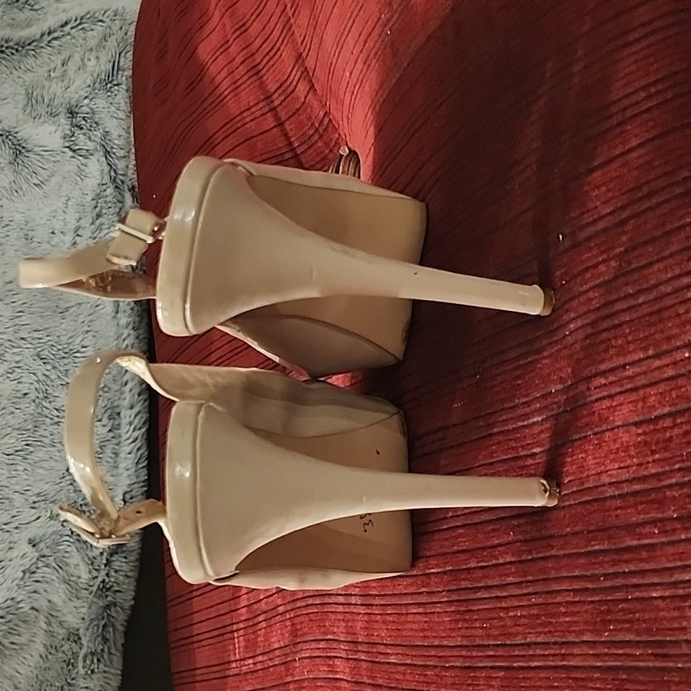 Shoes - Picture 3 of 5